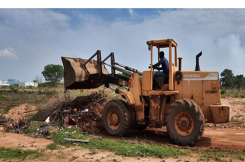 Prefeitura de Pirapora continua na limpeza dos espaços públicos