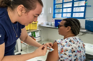 Vacimóvel leva vacinação contra a gripe em diversos locais de Pirapora