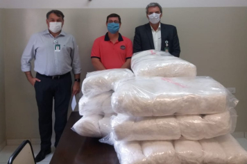 SANTA CASA RECEBE DOAÇÃO DE MASCARAS DO UNIMED RIO PRETO